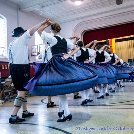 BavarianDancers1